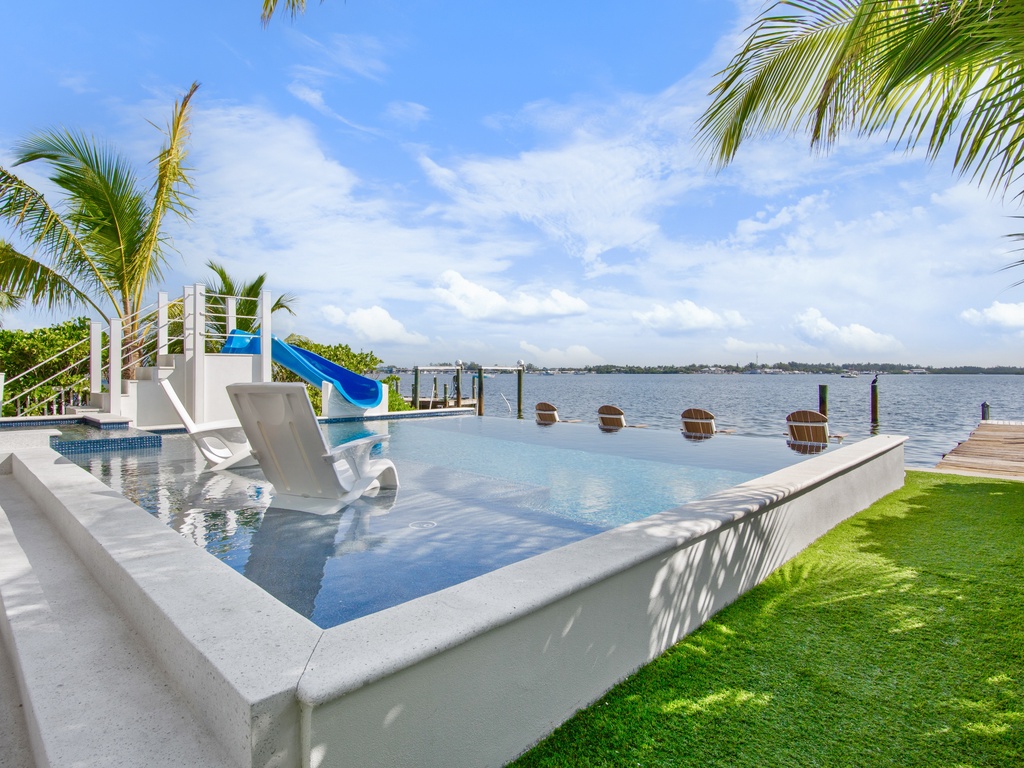 Private Pool and Spa