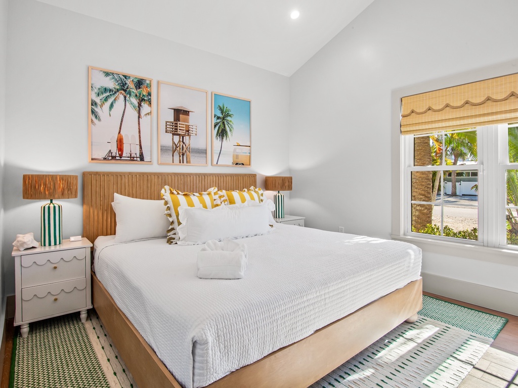 Third Bedroom, King bed