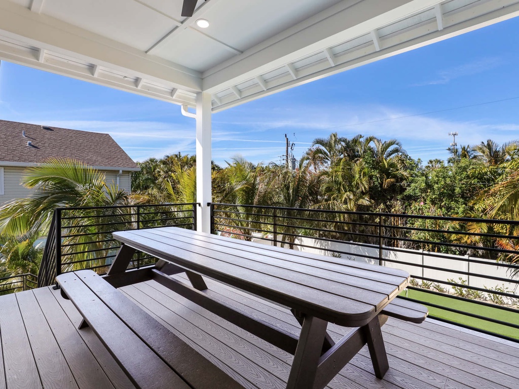 Balcony Dining
