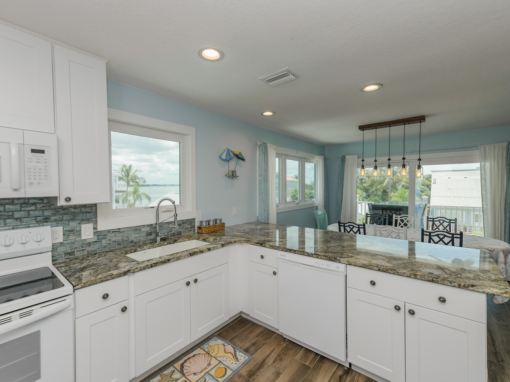 Fully Equipped Modern Kitchen