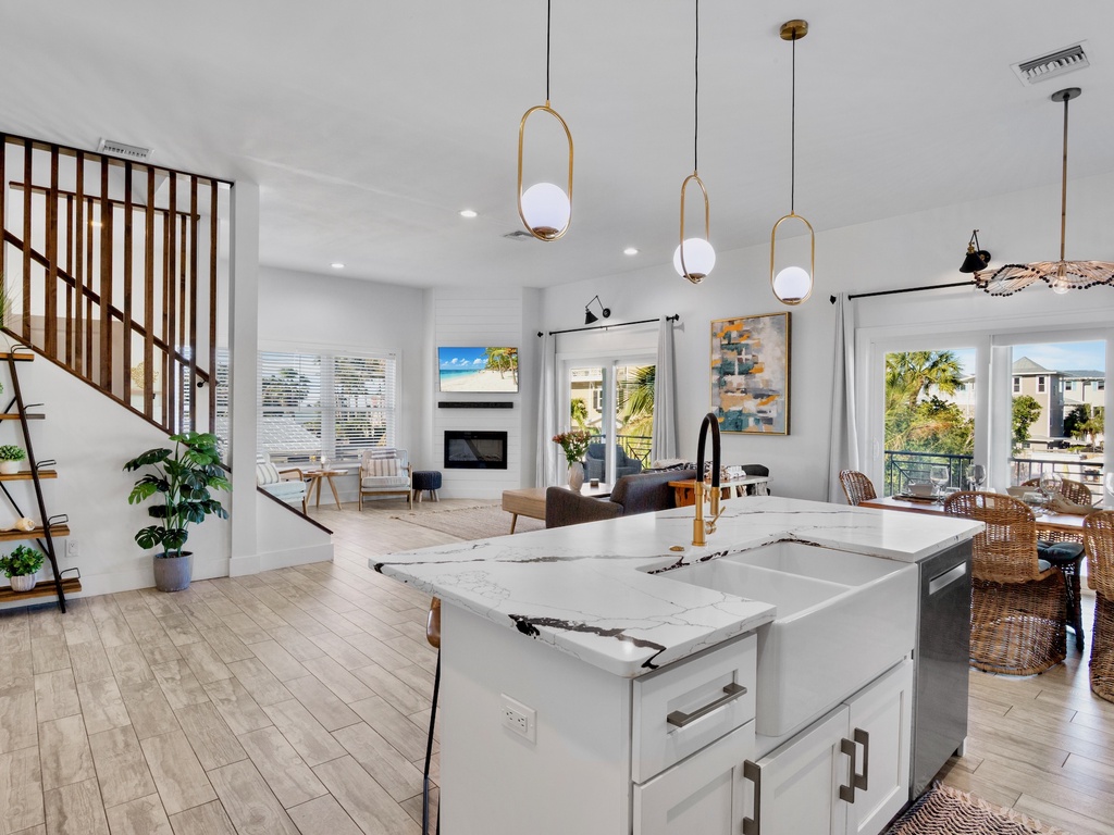 Open living space with comfortable seating - 2nd floor