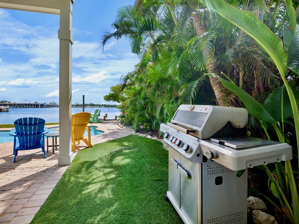 The Bayfront by Anna Maria Vacations