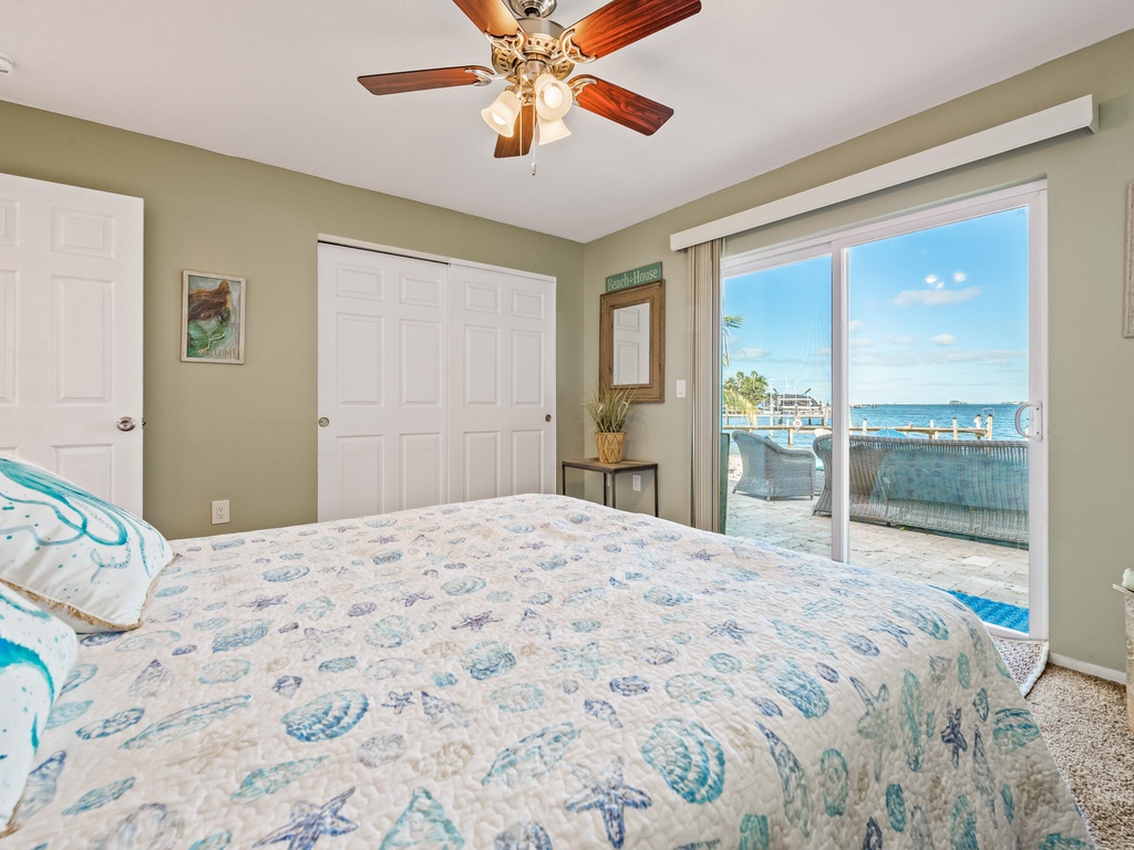 Primary Bedroom, Queen