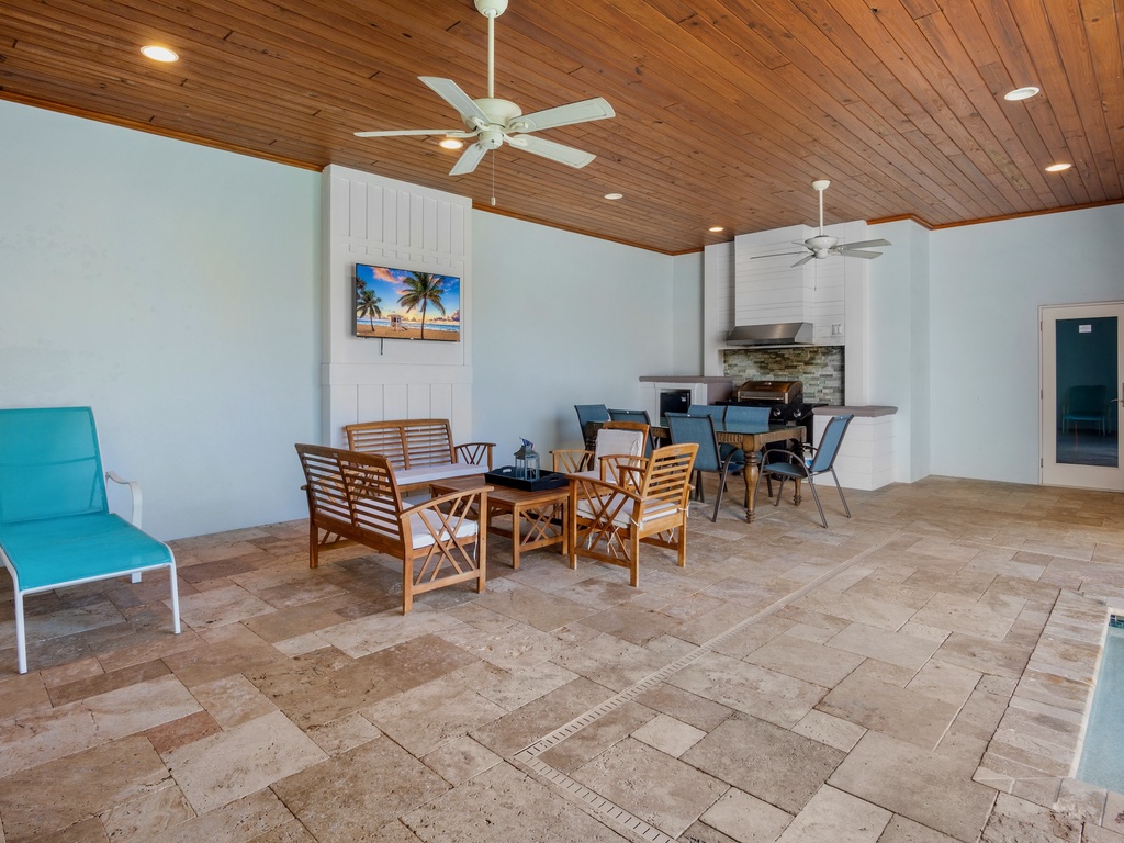 Relaxing outdoor lounge