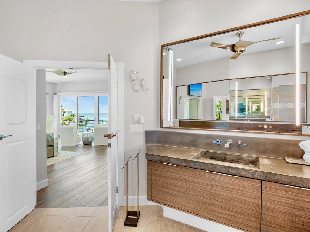 Primary Bathroom, Ensuite