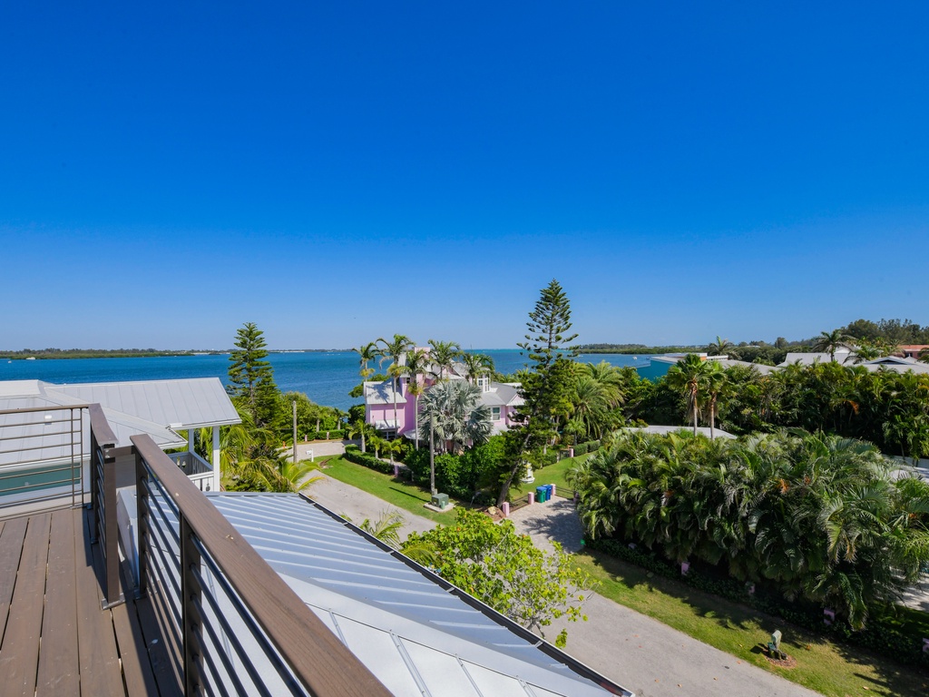 Rooftop Deck - Water Views