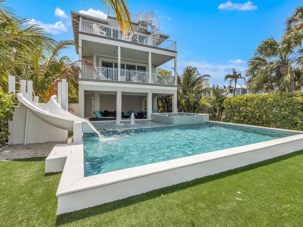 Private Pool and Waterslide