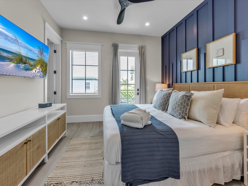 Sixth Bedroom - King