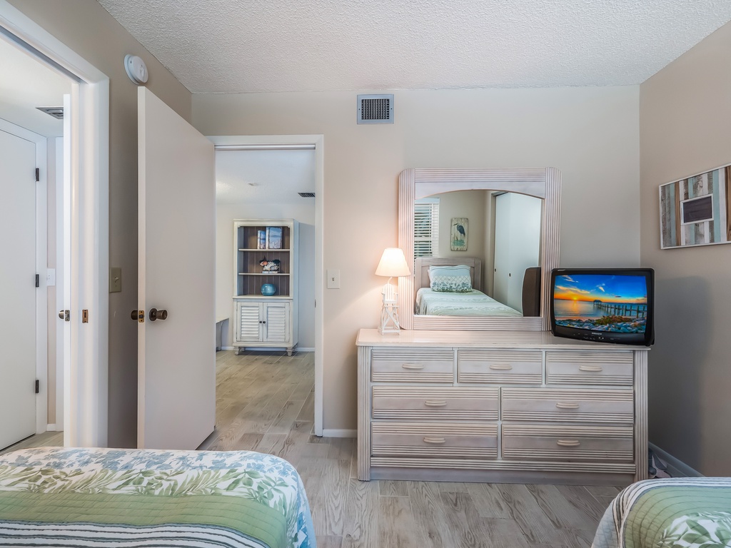 Additional Bedroom - Two Twins