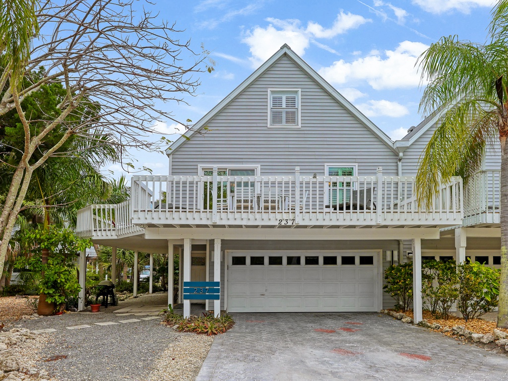 Inviting Exterior With Style