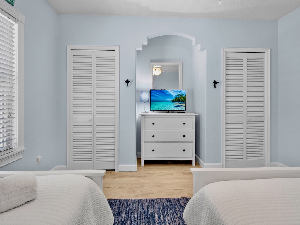 Third Bedroom (2nd floor), Two Twin beds