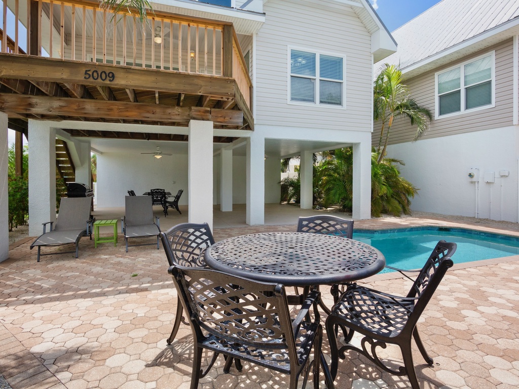 Poolside Dining Area