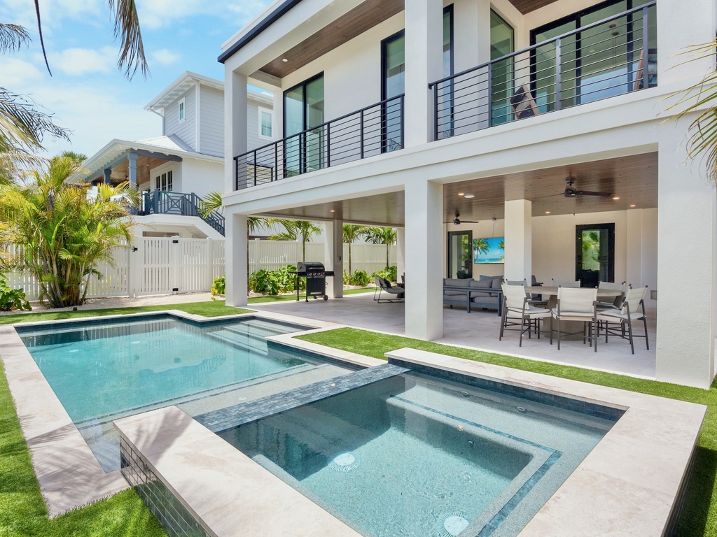 Private Pool and Spa