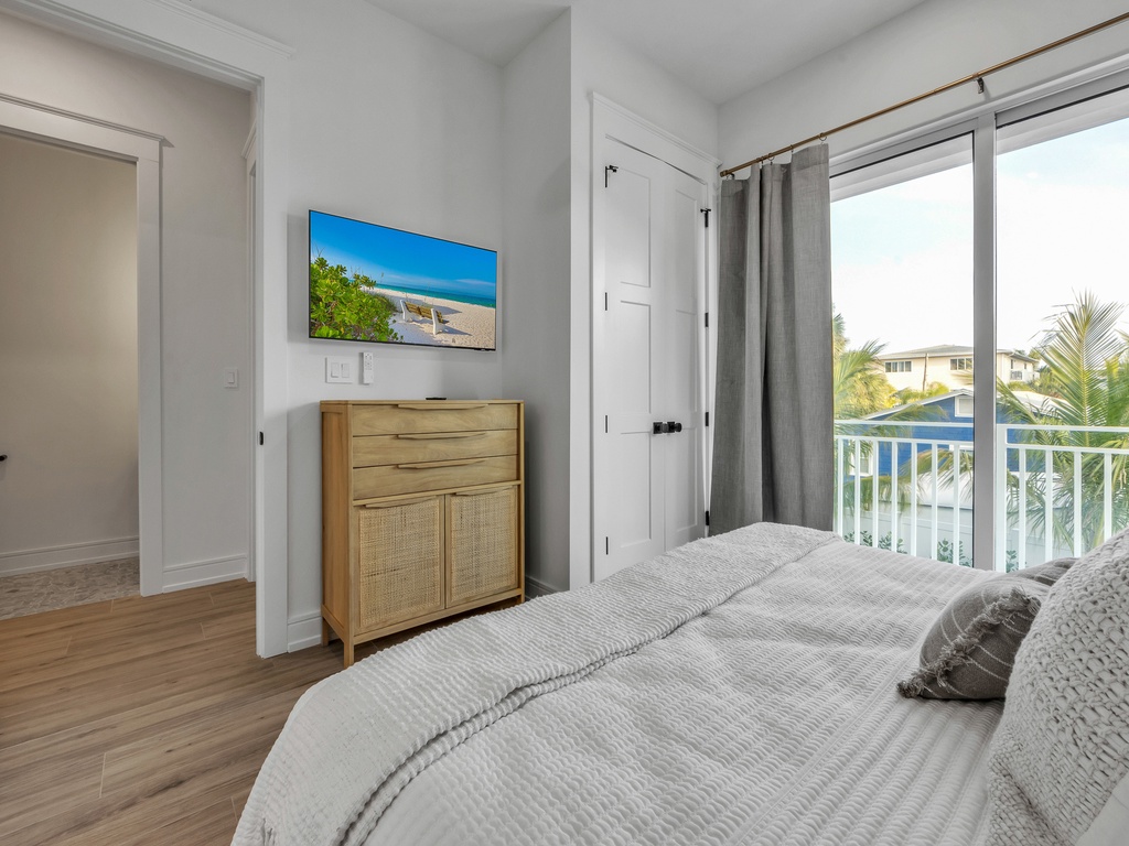 Second Bedroom - King