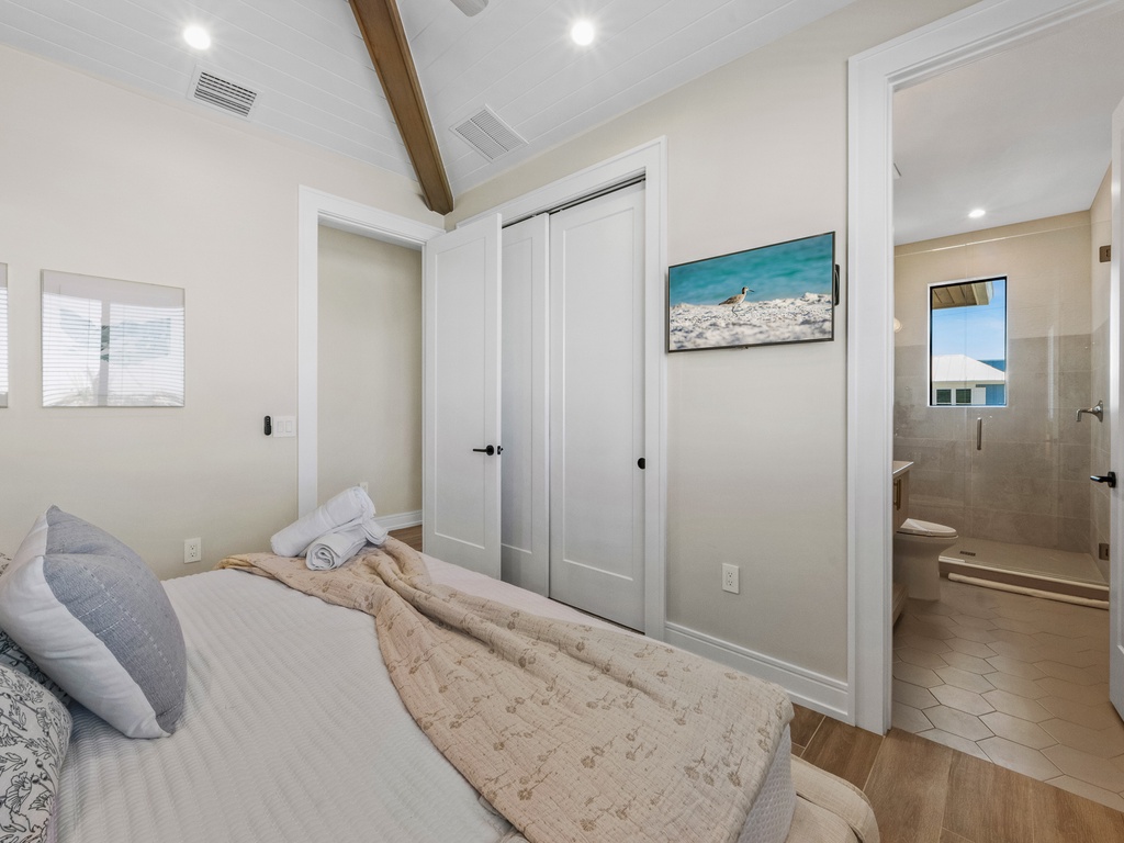 Second Bedroom - King