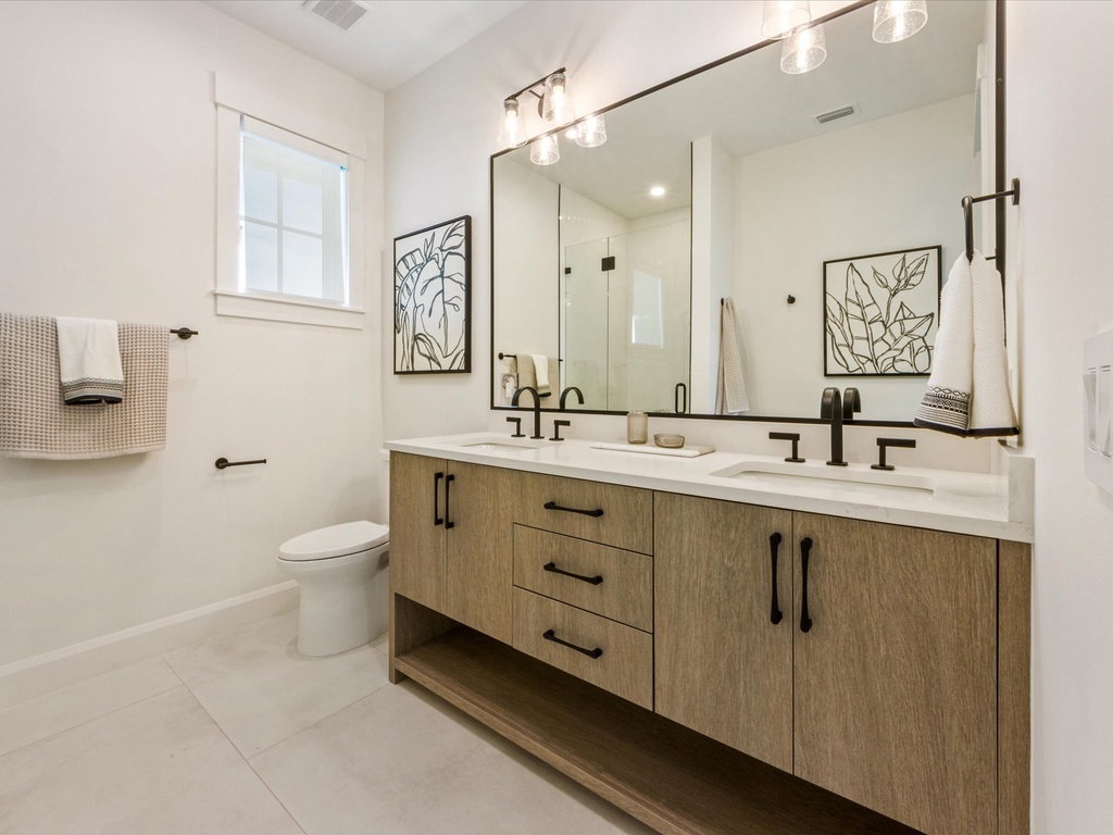 Primary Bedroom - Ensuite Bathroom