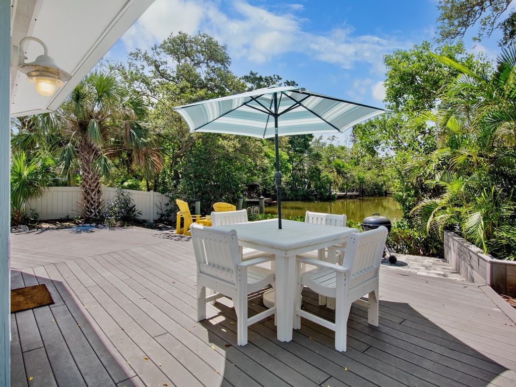 Dockside Dining