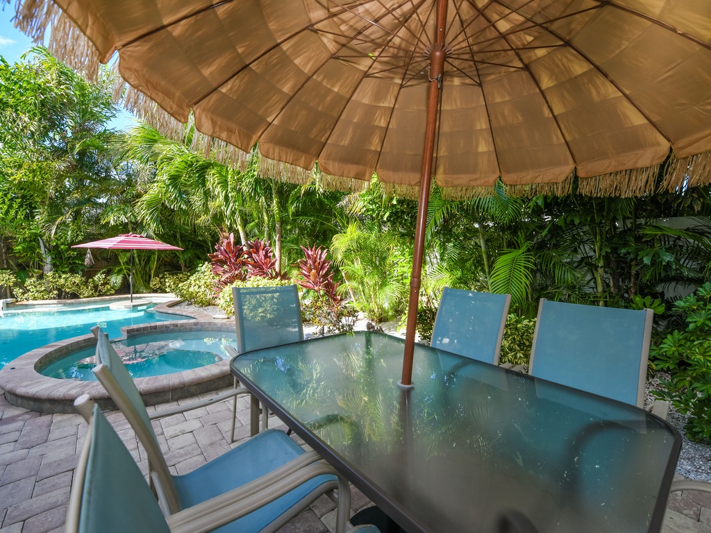 Outdoor Dining for 6