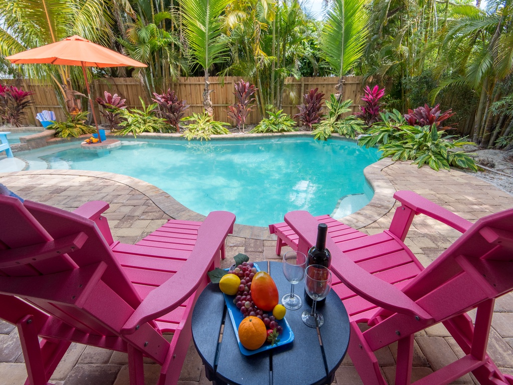 Poolside Seatng