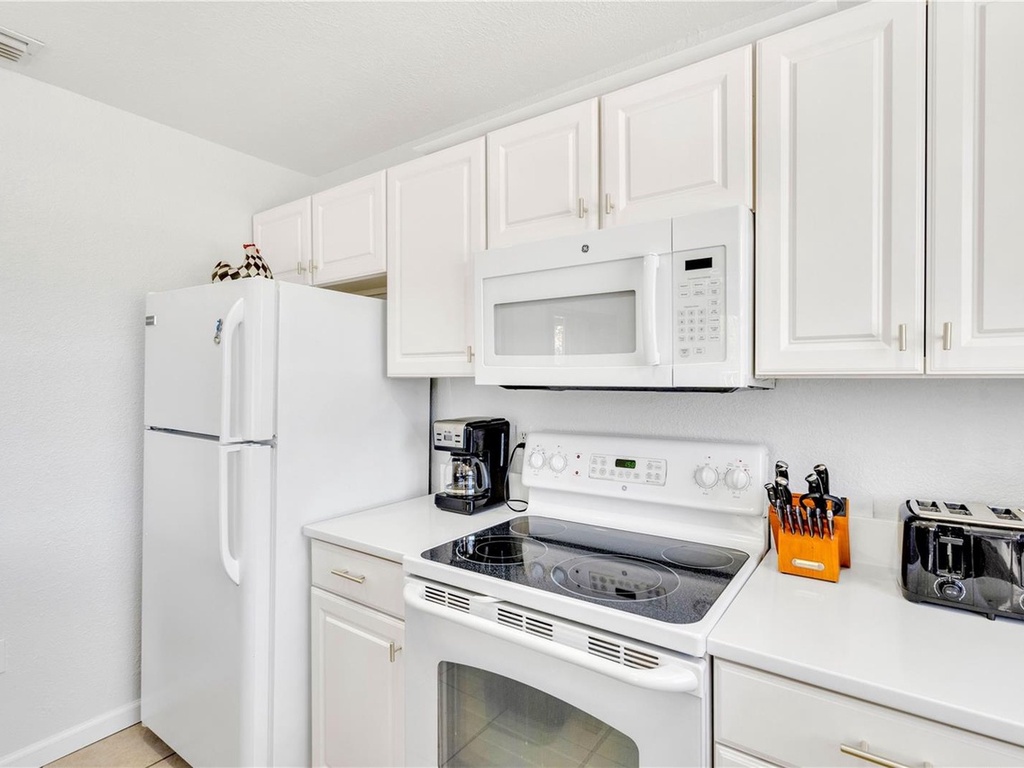 Fully Equipped Kitchen - Sunny Side Up