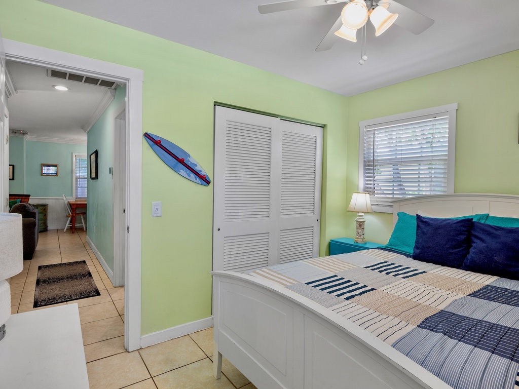 Primary Bedroom, Queen