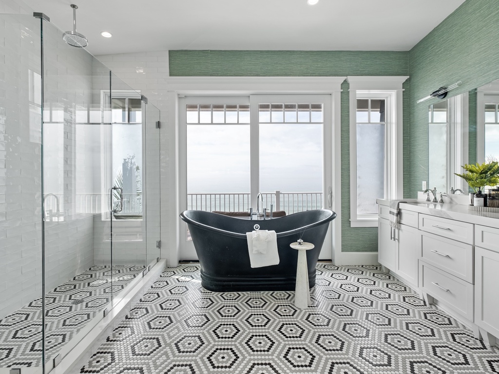 Sixth Bathroom, Ensuite