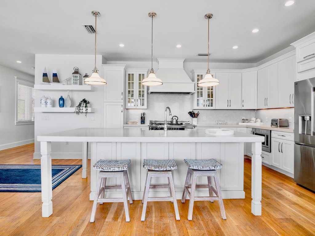 Kitchen with Island Seating