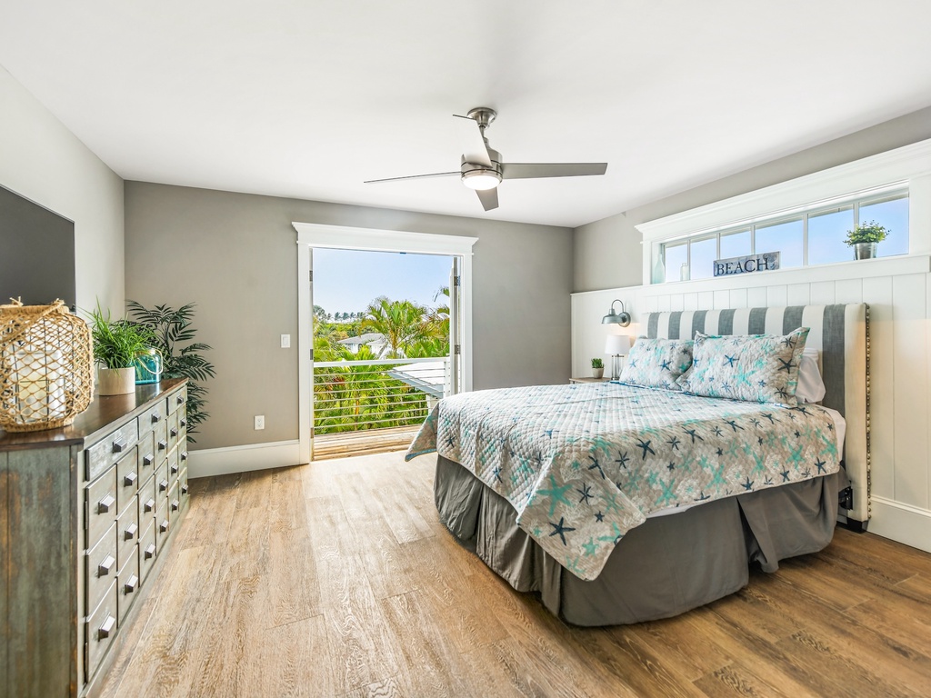 Bedroom 2 with Balcony