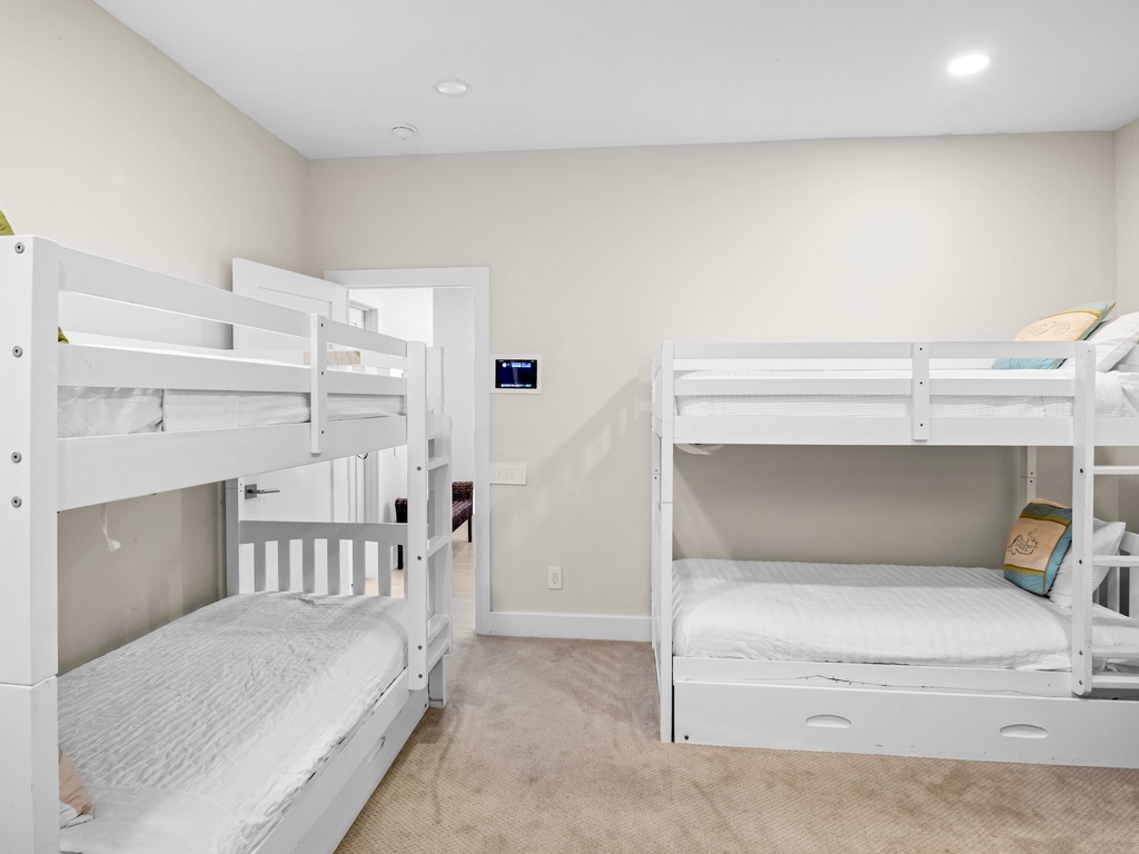 Third Bedroom, Two Twin/Twin Bunks