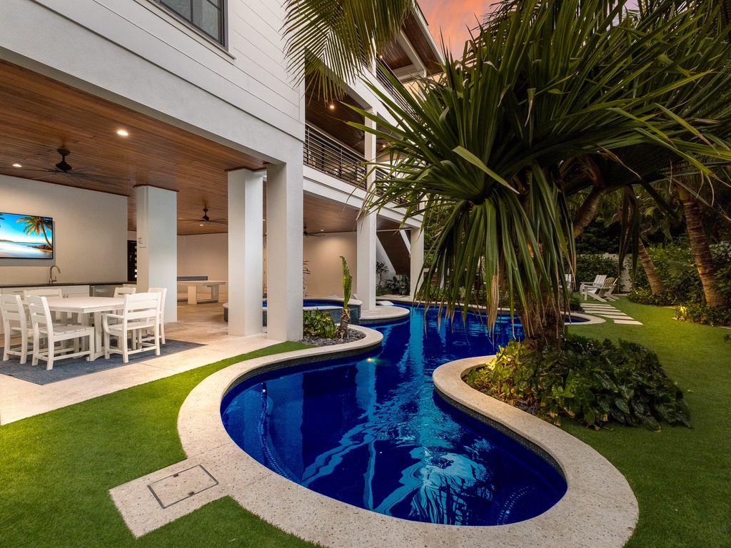 Private Pool and Spa