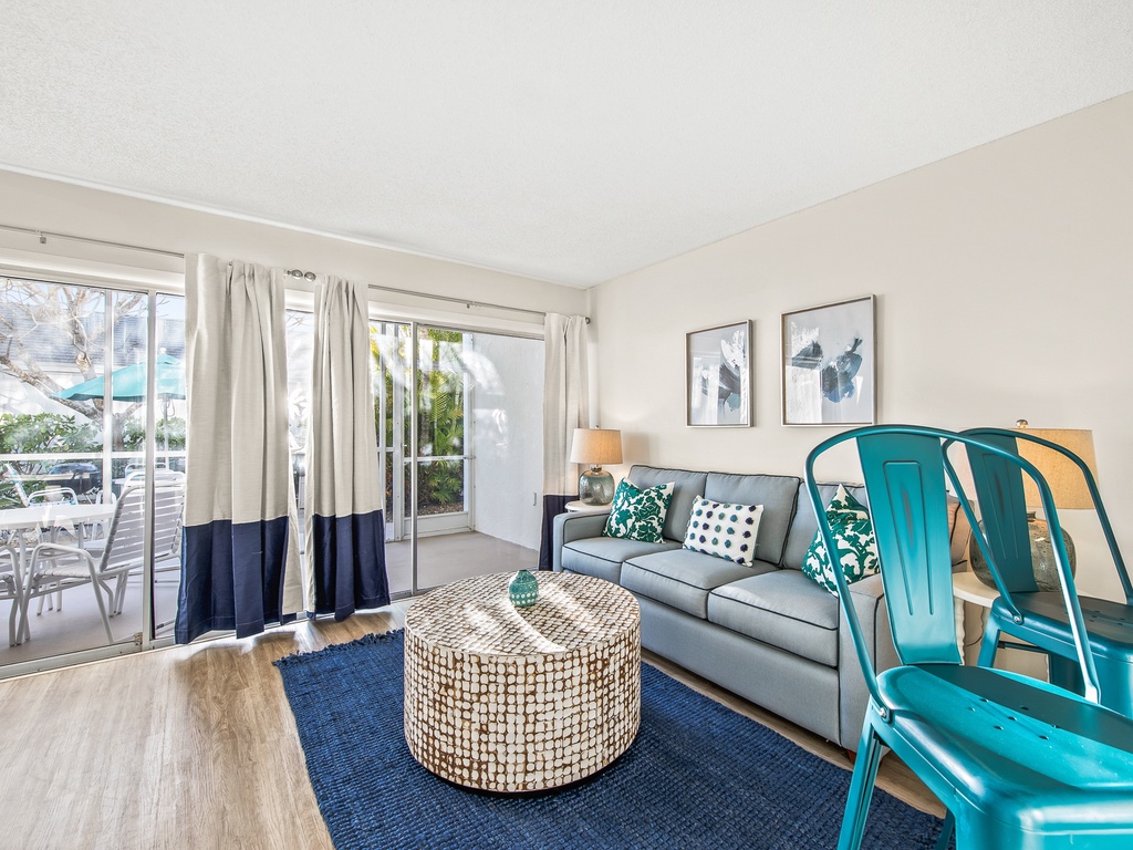 Coconuts Poolside #115