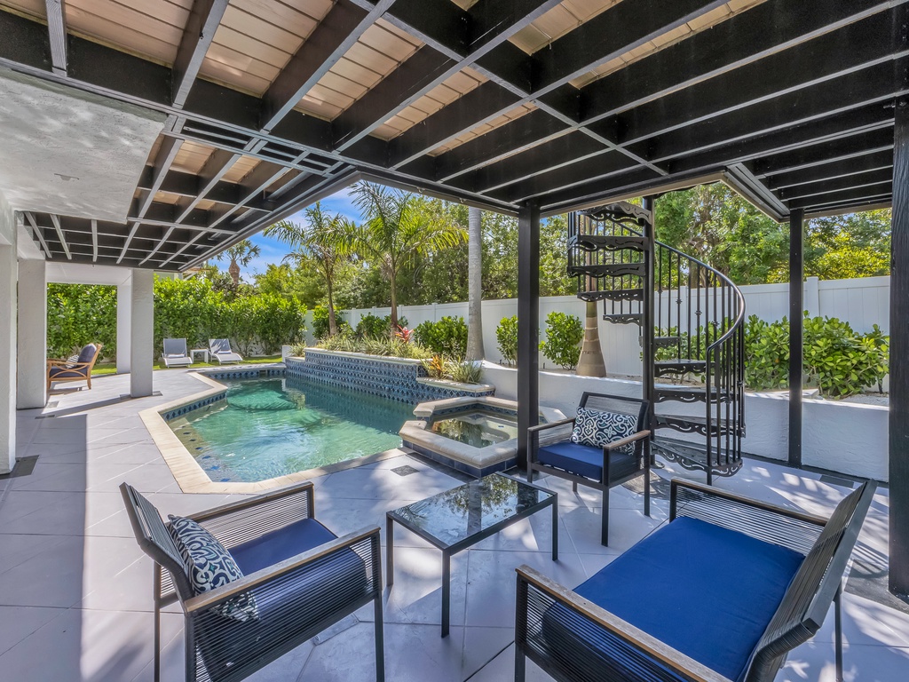 Cozy Outdoor Relaxation Corner