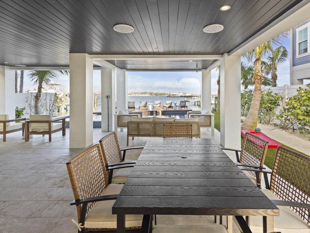 Poolside Lounge Area