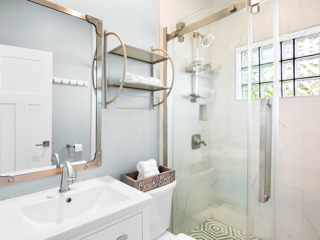 Fourth Bathroom, Duplex