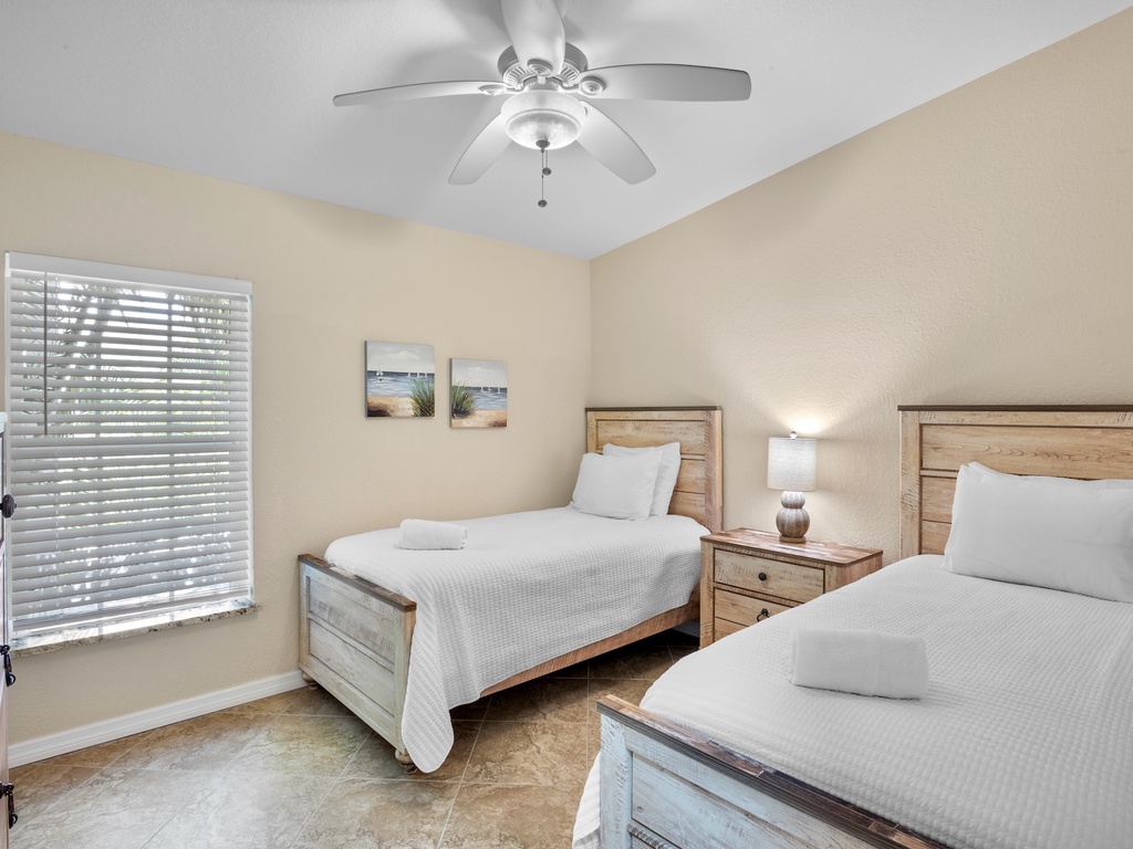 Third Bedroom, Two Twins