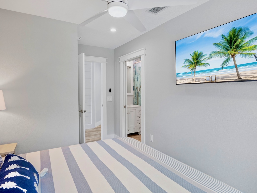 Second Bedroom, King