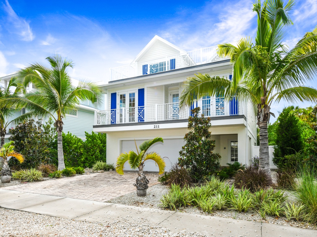 Elegant Front Facade - AMI Locals