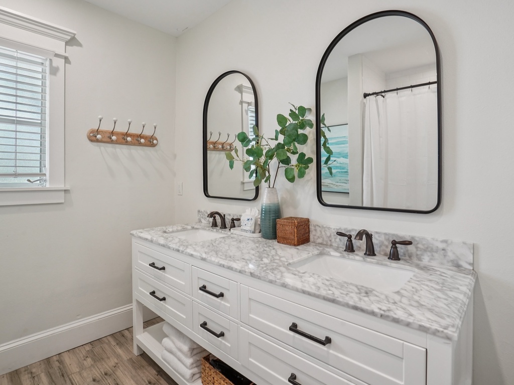 Hall Bath - Dual Sink