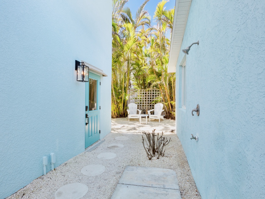 Private Suite Entrance, Third Bedroom