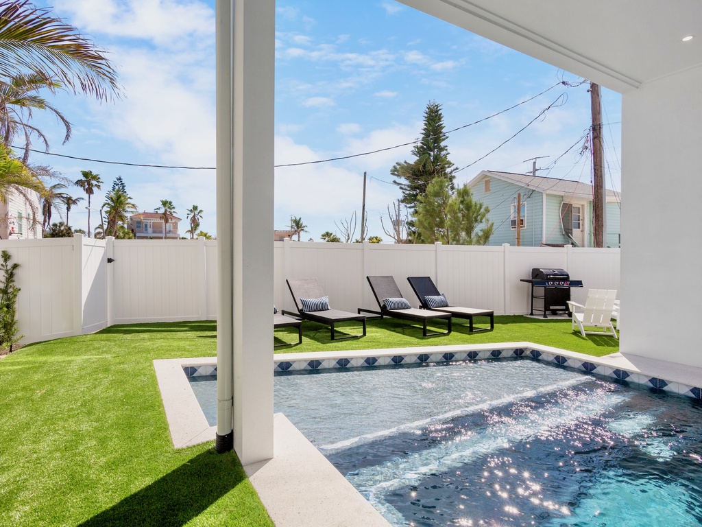 Private Pool and Spa