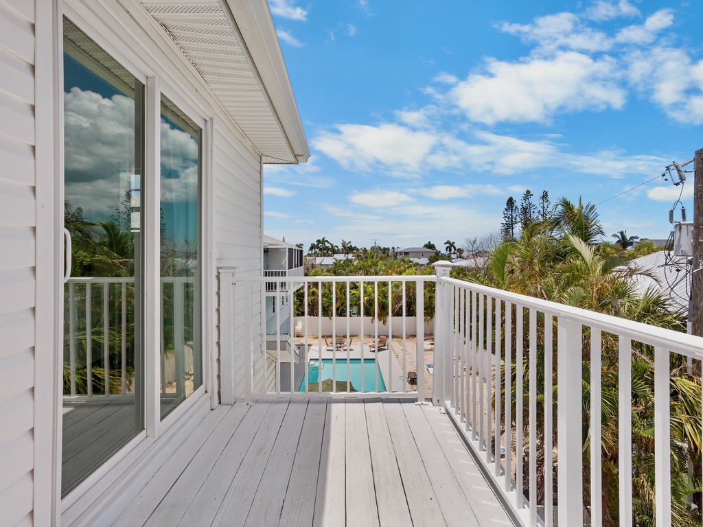 Primary Bedroom, Balcony