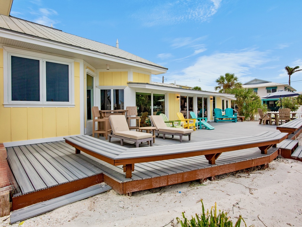 Outdoor Lounge