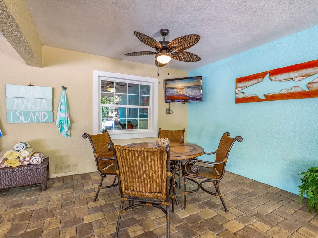 Outdoor Dining Area