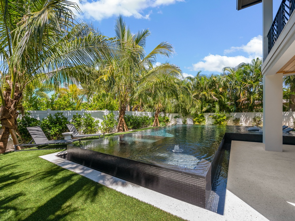 Private Pool and Spa