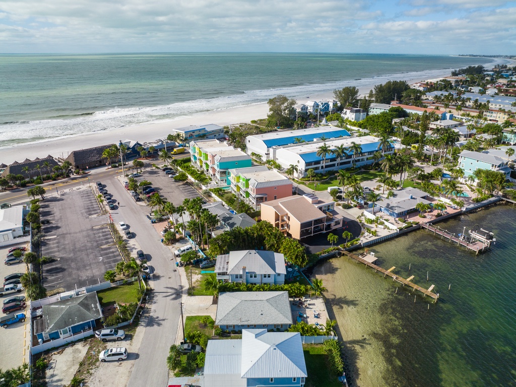 Bayfront, Close to Beach