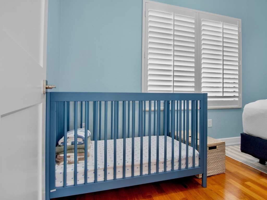 Fifth Bedroom, blue crib