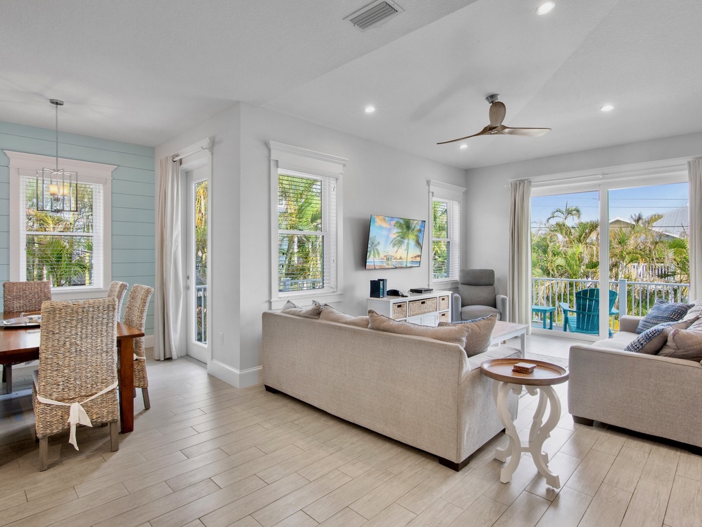 Living Area, Dining Area