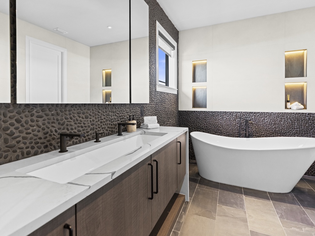 Primary Ensuite Bathroom