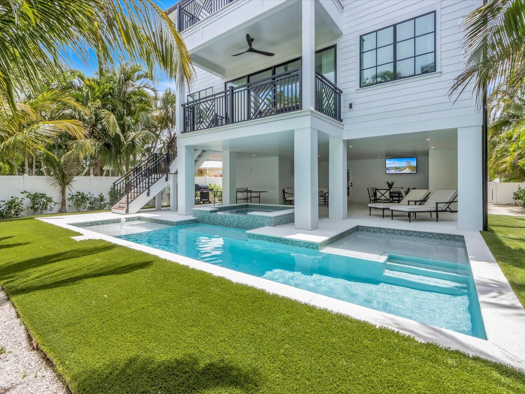 Private Pool and Spa