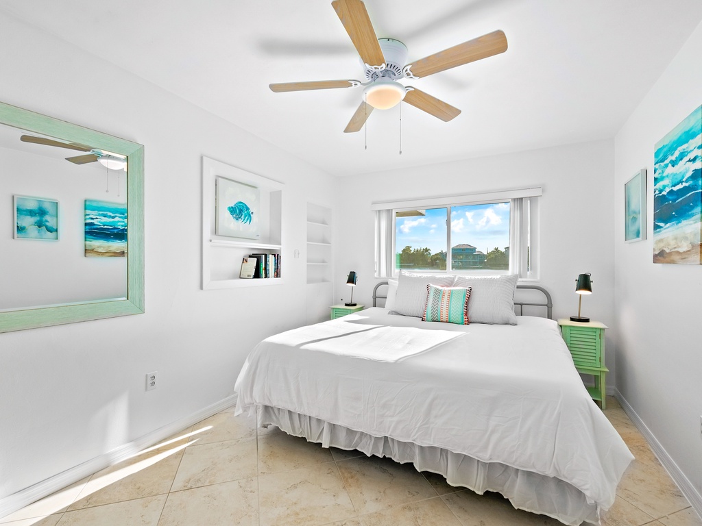 Second Bedroom, King